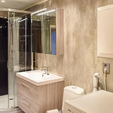 3 Bedroom Amazing In Holiday home *